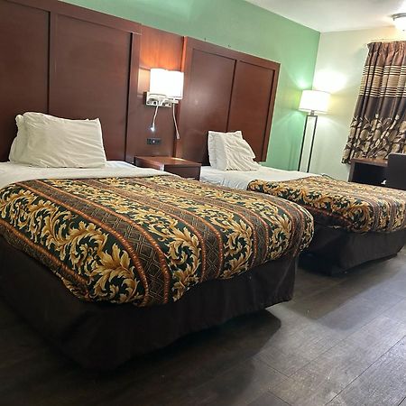 Hillcrest Motel By Oyo Aurora Near Lawrenceburg Экстерьер фото